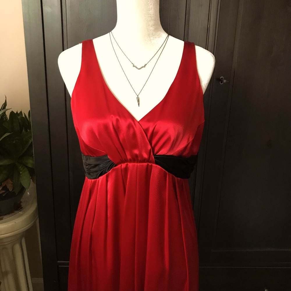 Jones New York cocktail dress. Size 12. Red with black accent